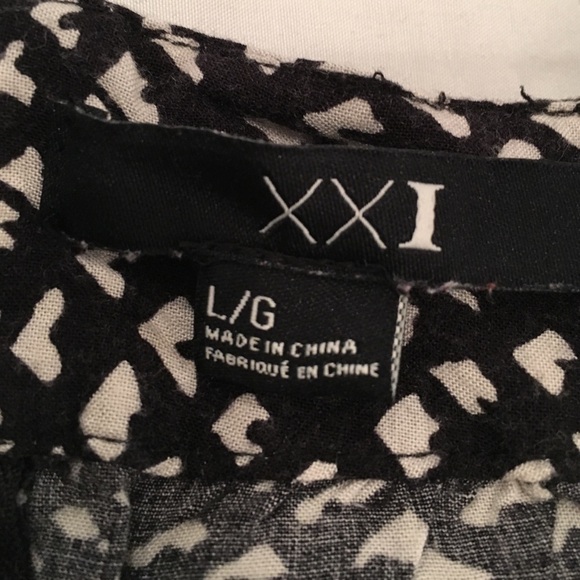 FOREVER 21  Black & Cream Tribal Print Mini-Skirt Size L - Picture 4 of 4